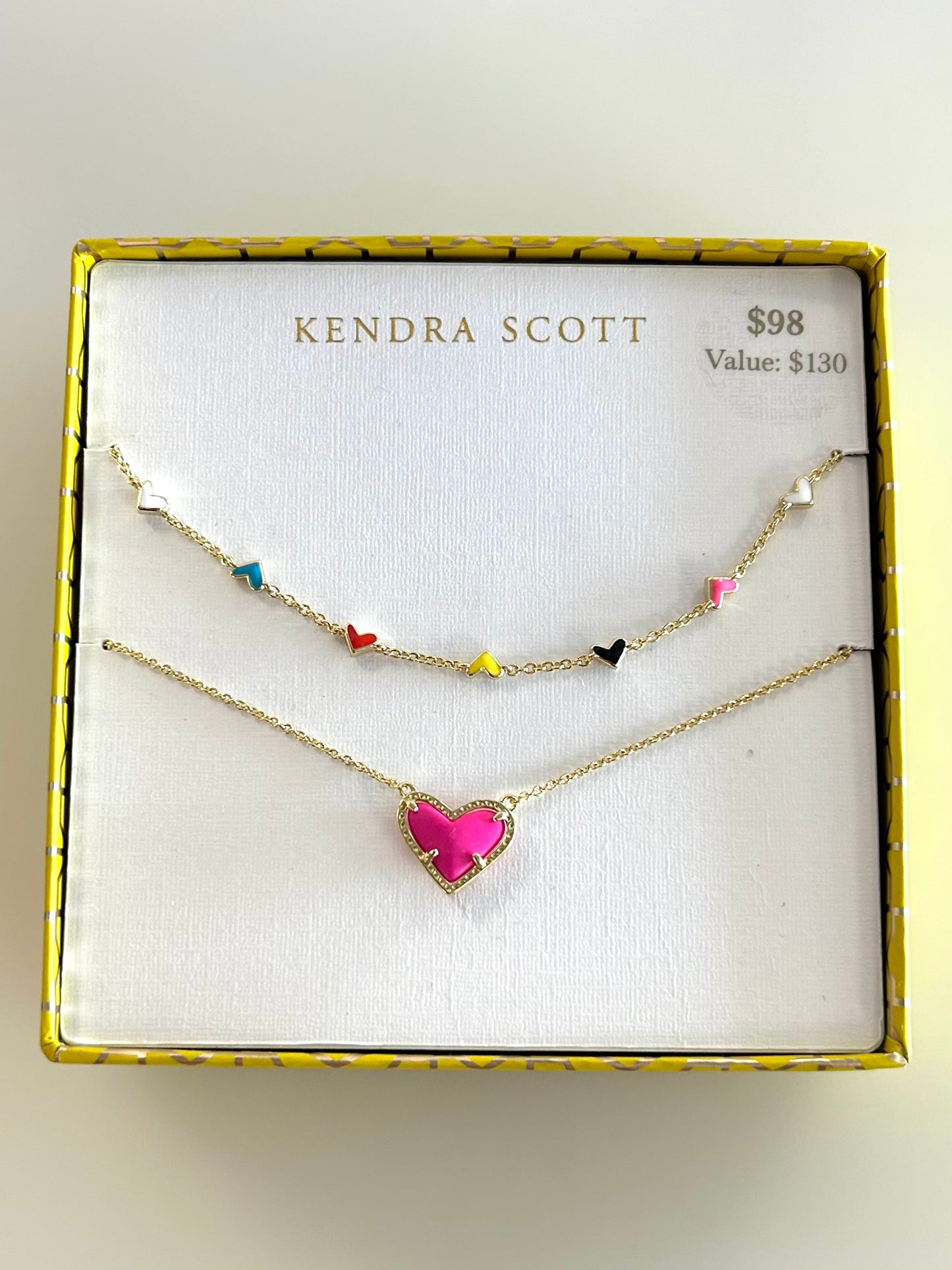 9608872443 Ari Haven Heart Gift Set Neon Pink Kendra Scott