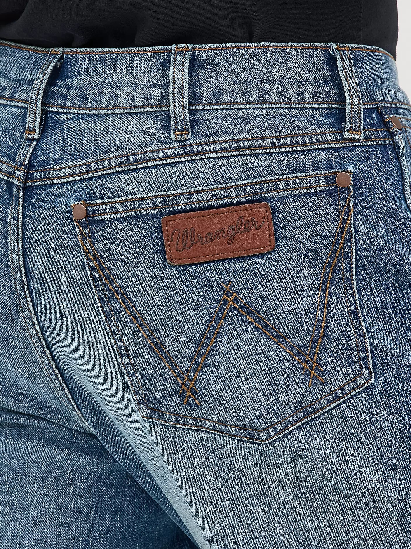 112367677 WRT20 Men's Wrangler Retro® Relaxed Fit Bootcut Jean - Harris