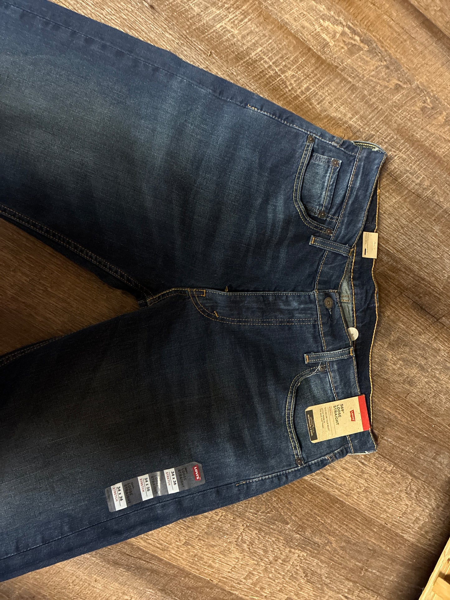 00569 569 Mens Levi Jean 0242