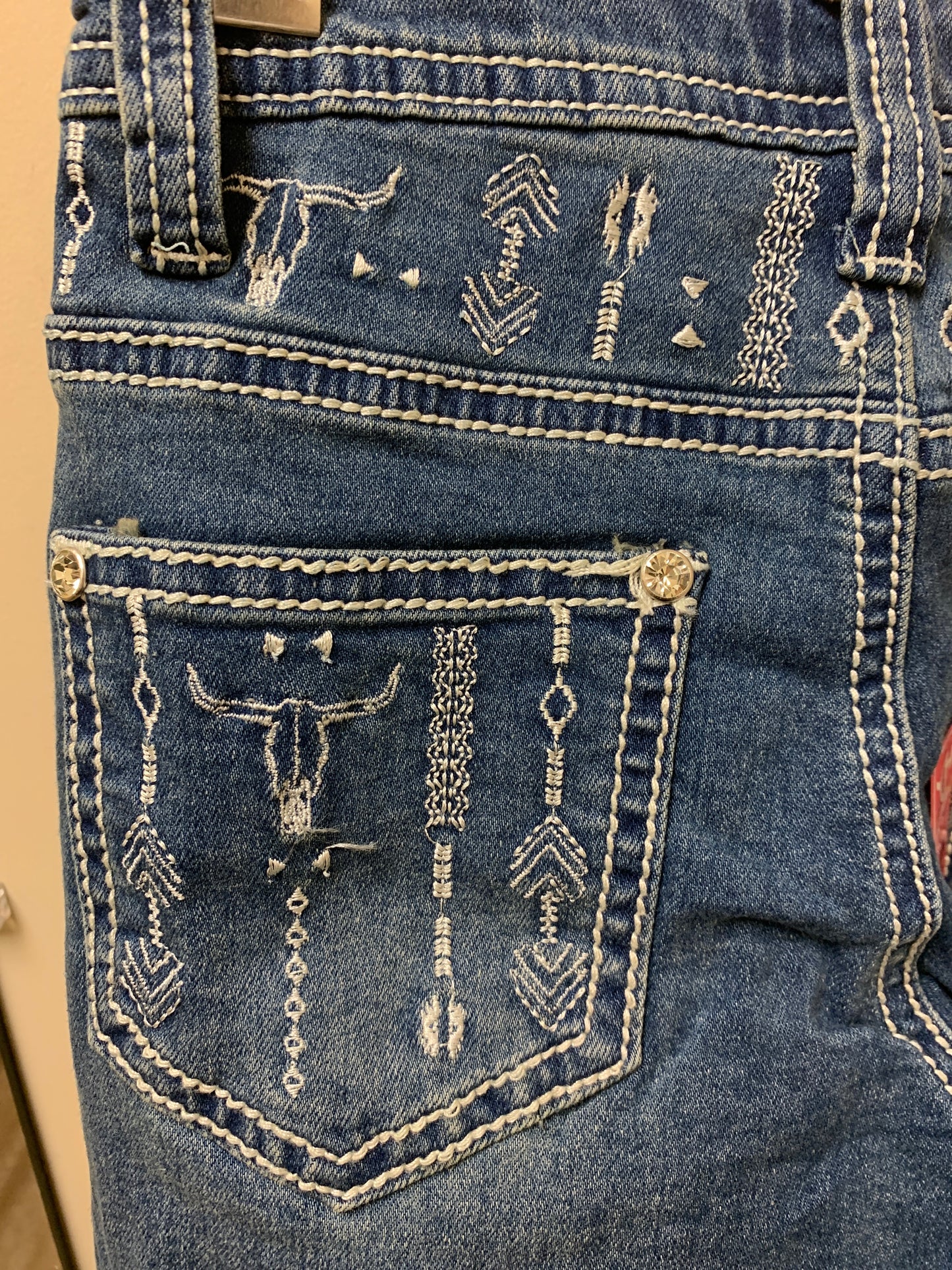 402209-450 Cowgirl Hardware Girls Skull Aztek Jean