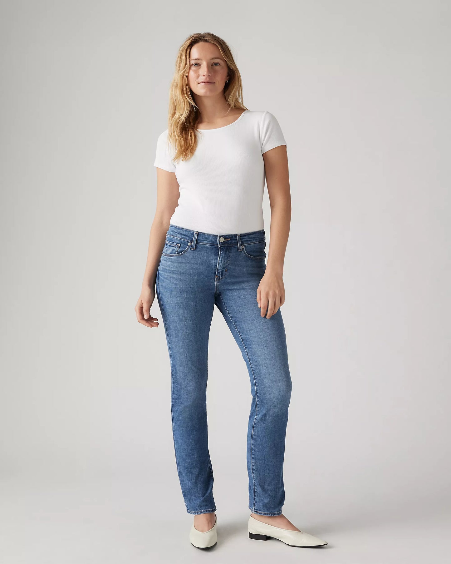 392500061 Ladies Levi Classic Straight Jeans
