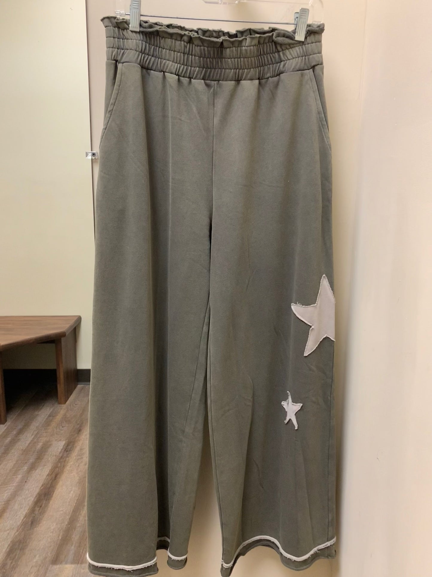 K9628 Olive Star Patch Pants