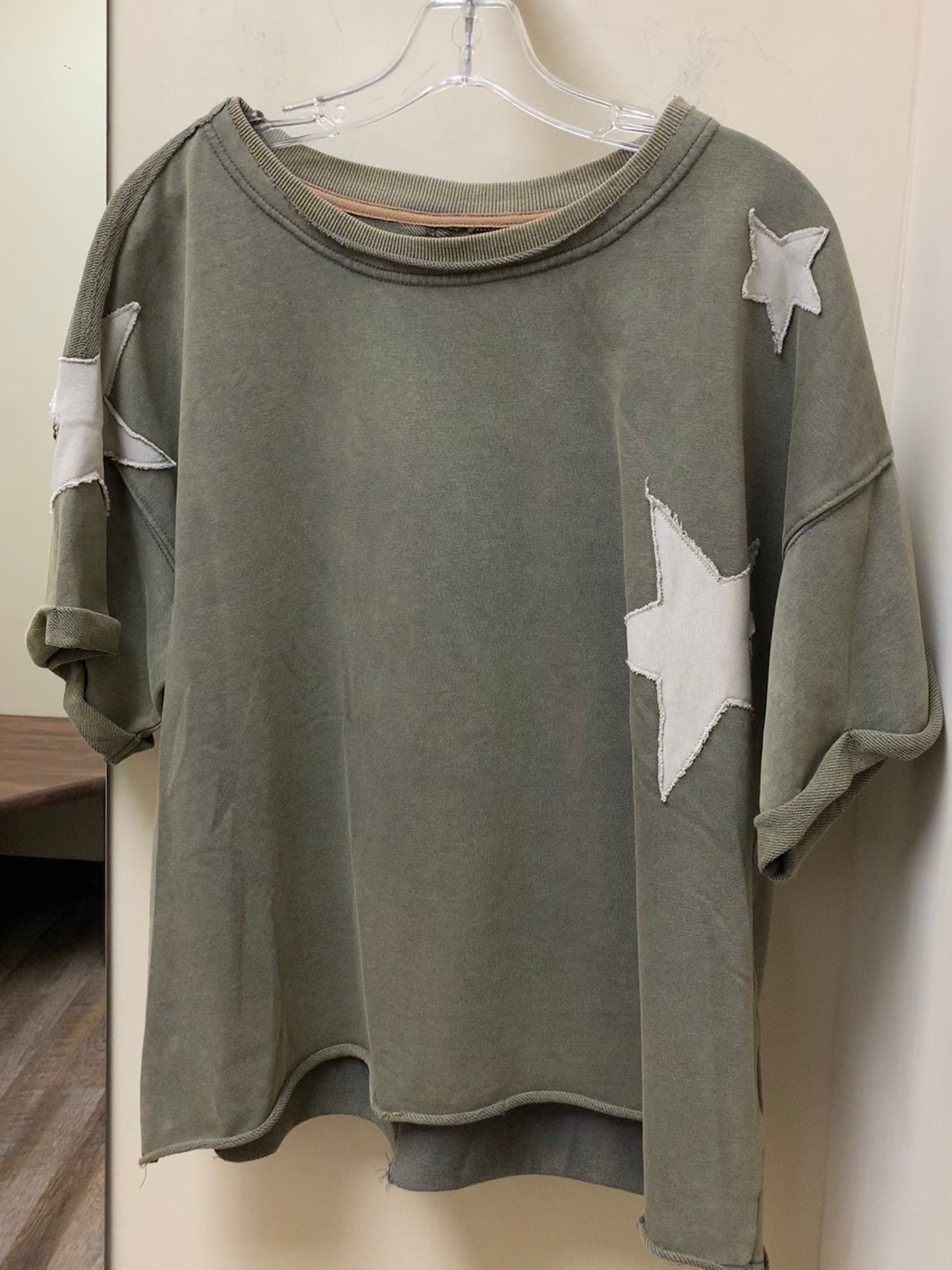 K9472 Olive Star Patch Top