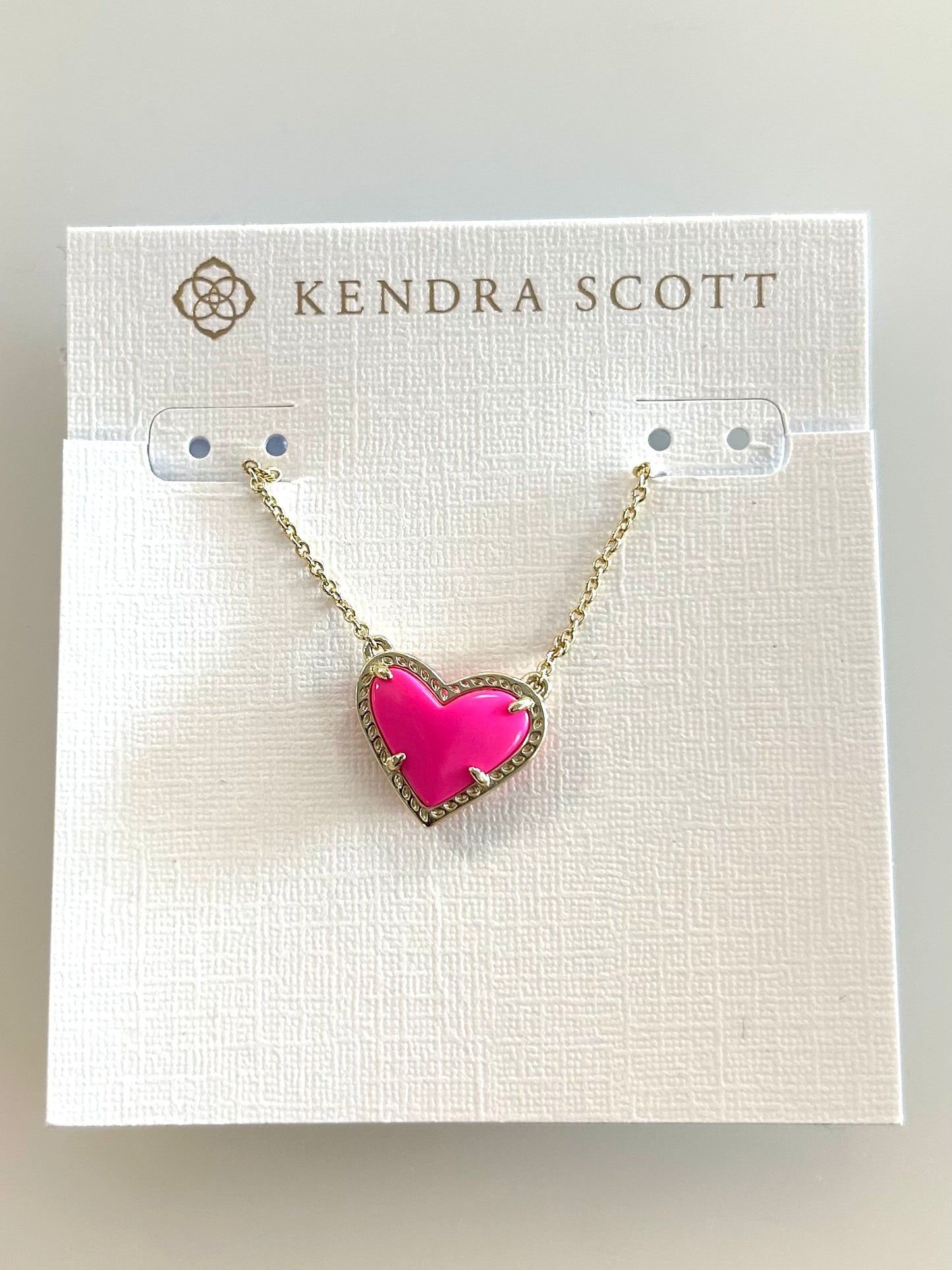 9608802009 Ari Heart Neon Pink Kendra Scott