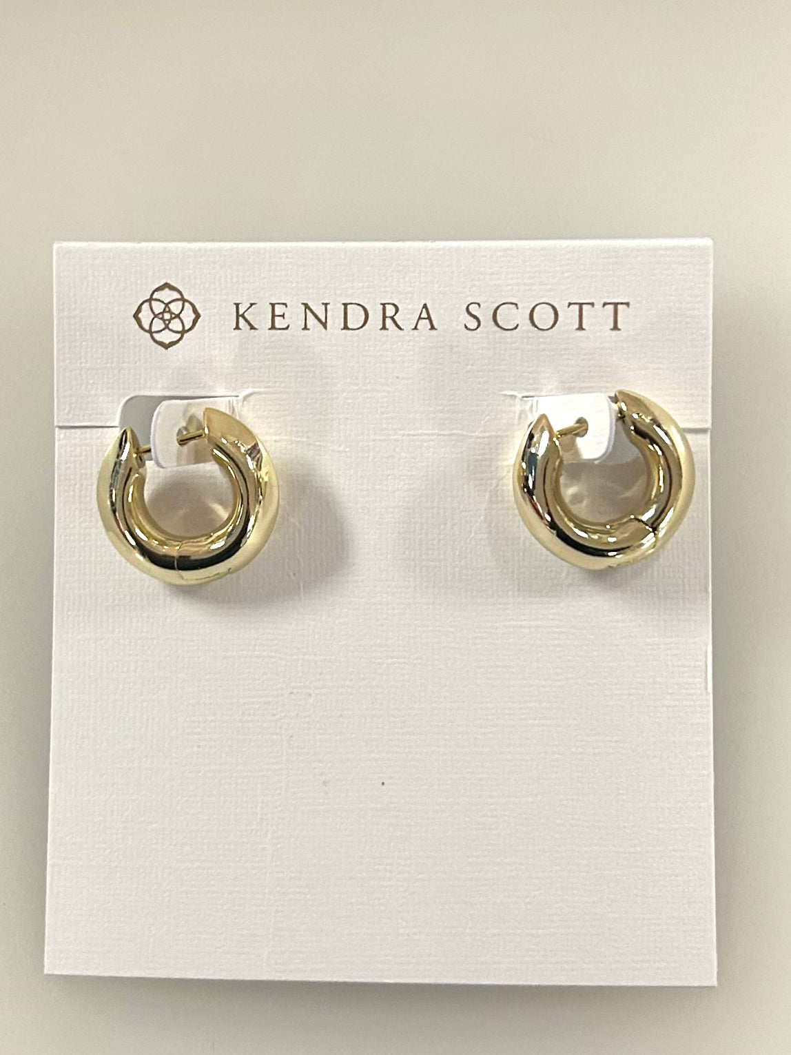 9608852373 Kendra Scott Mikki Metal Huggie Earrings in Gold