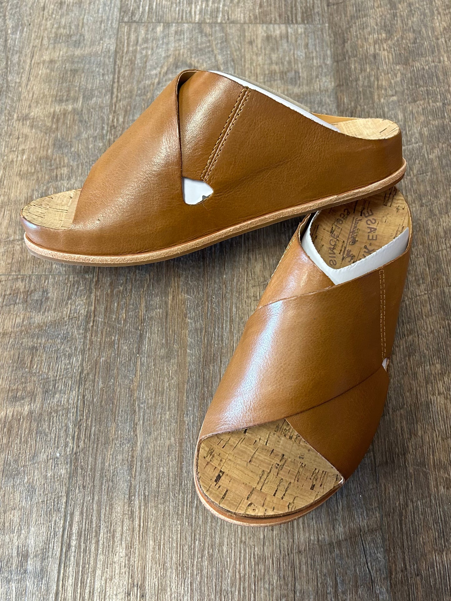 Tutsi Cross-Band Sandal