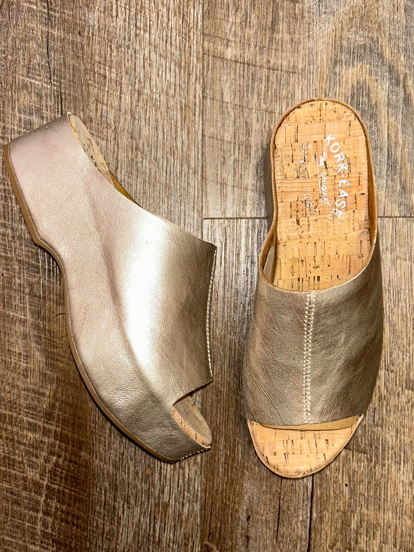 KE0015630 Yazmin Light Gold Platform Sandal