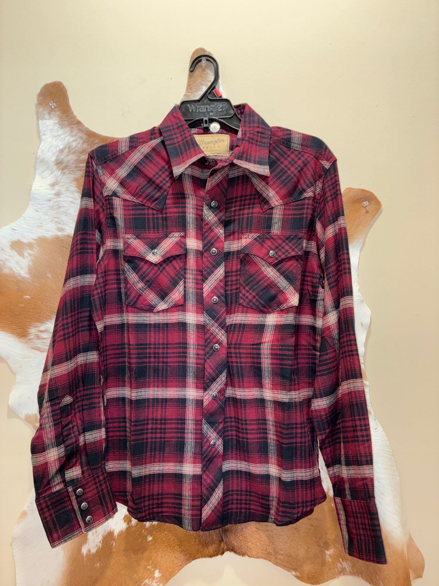 112385919 Wrangler Men's Retro Long-Sleeve Plaid Snap Flannel Shirt - Red