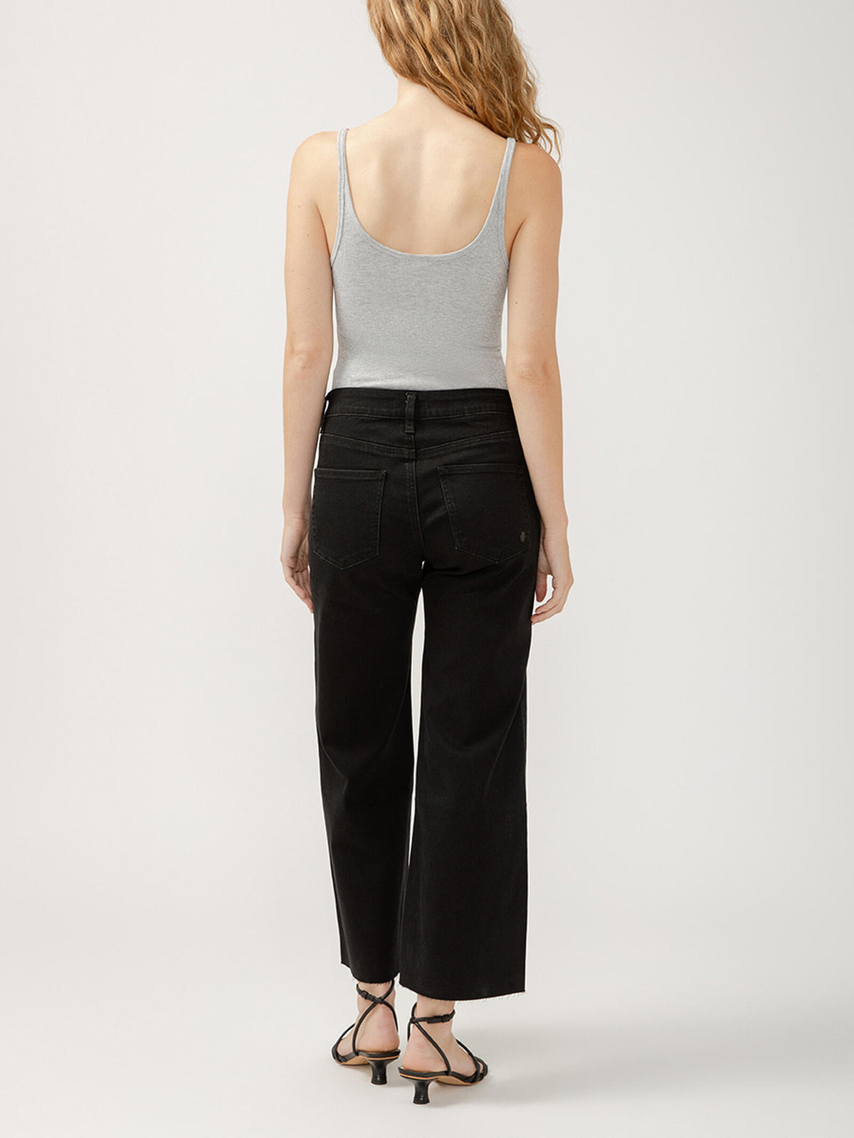 L93931BVS560 Ladies Silver Jeans Co. Suki Ankle Wide Leg Curvy Mid Rise - Black