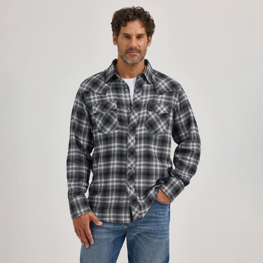 112368071 Wrangler Retro Flannel Long Sleeve Snap Shirt