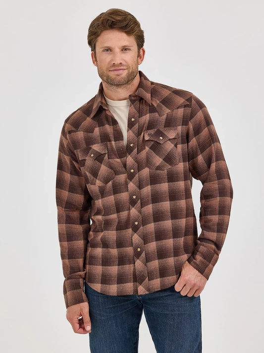 112368072 Wrangler Retro Flannel Long Sleeve Snap Shirt