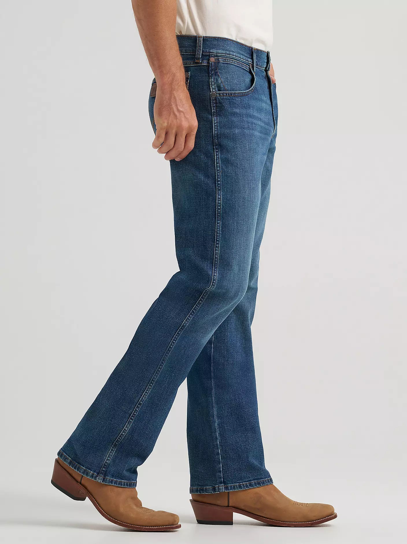 112374812 WRT20 Men's Wrangler Retro® Relaxed Fit Bootcut Jean - Adkins
