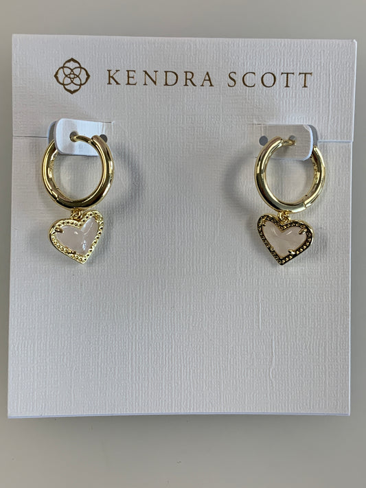 4217717851 Kendra Scott Ari Heart Gold Huggie Earrings in Rose Quartz