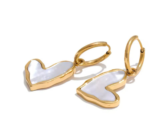 0026 Gracefully Jewelry Heart Dangle Earrings