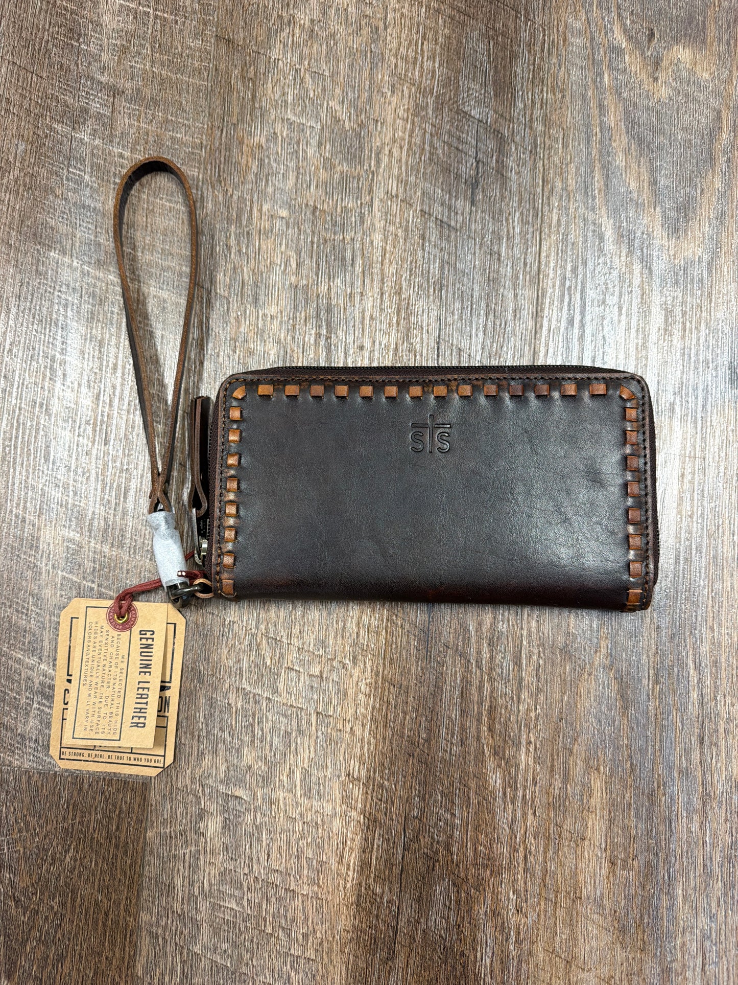 STS34016 STS Bandera Chocolate Berkley Bifold Leather Wristlet Wallet