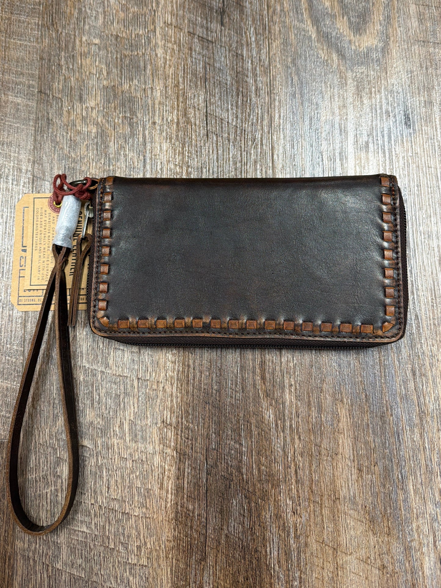 STS34016 STS Bandera Chocolate Berkley Bifold Leather Wristlet Wallet