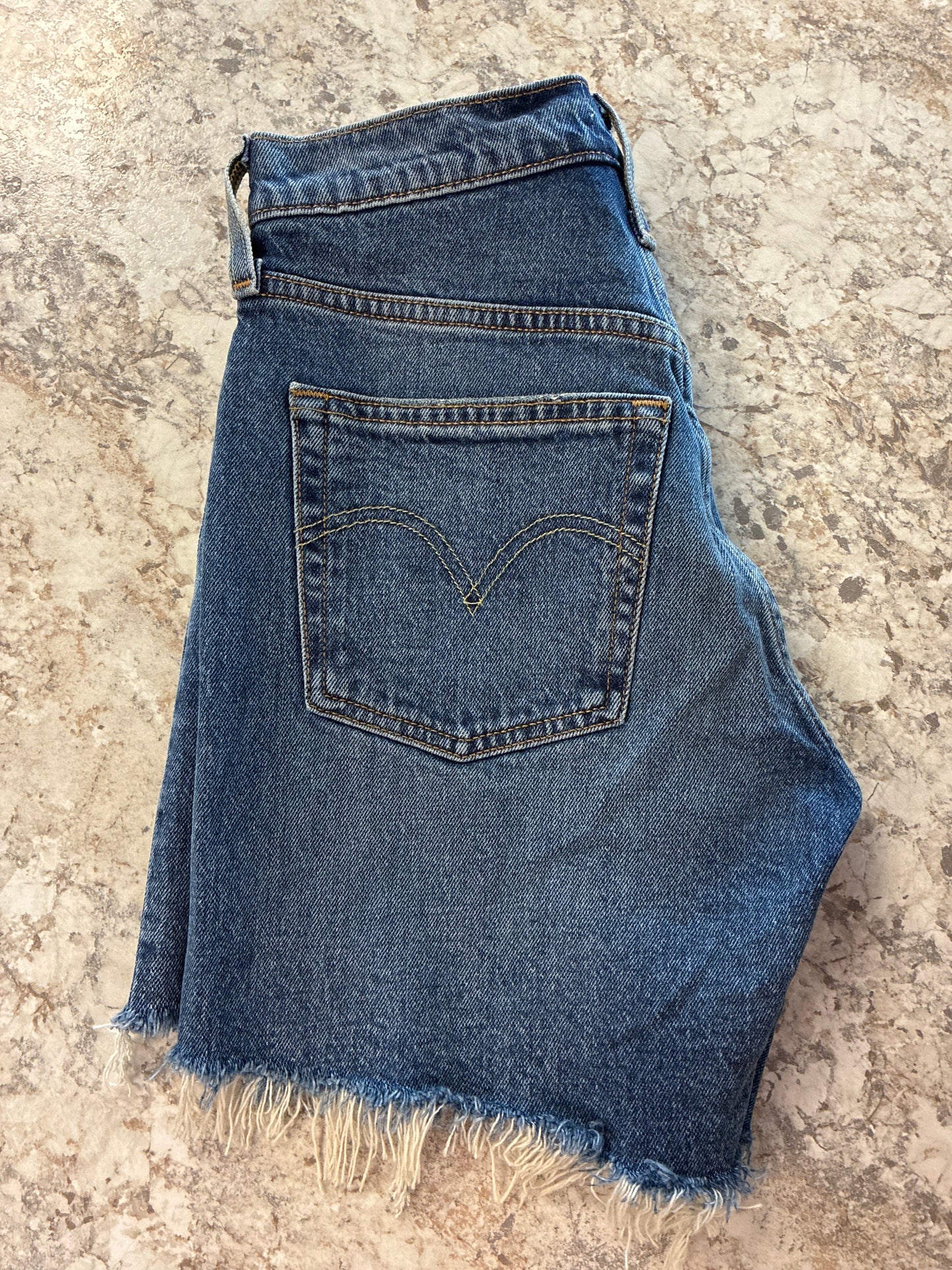 Ladies Levi 501 Women’s Mid-Thigh Shorts 858330109