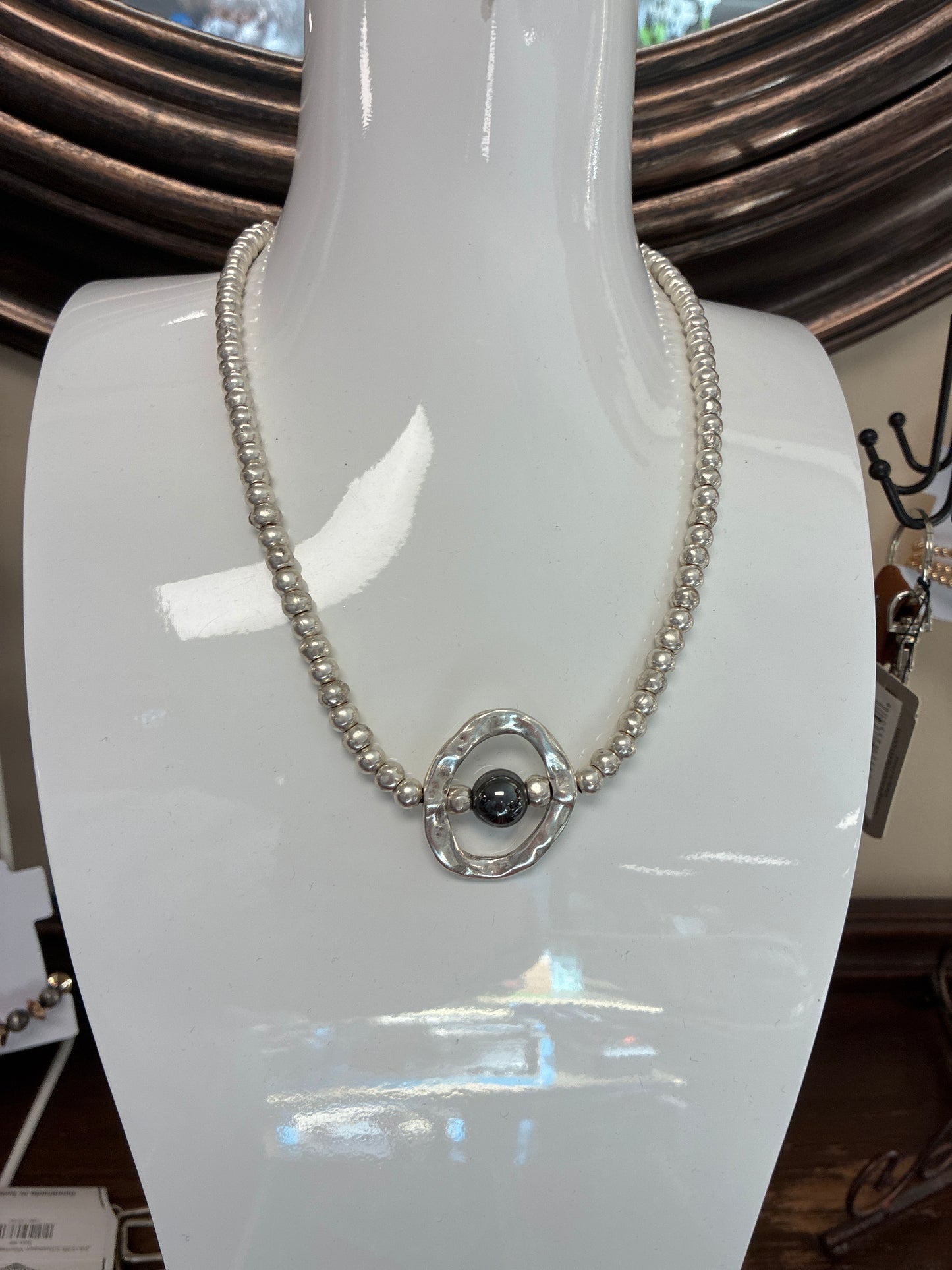 3966 Chanour Women's Necklace