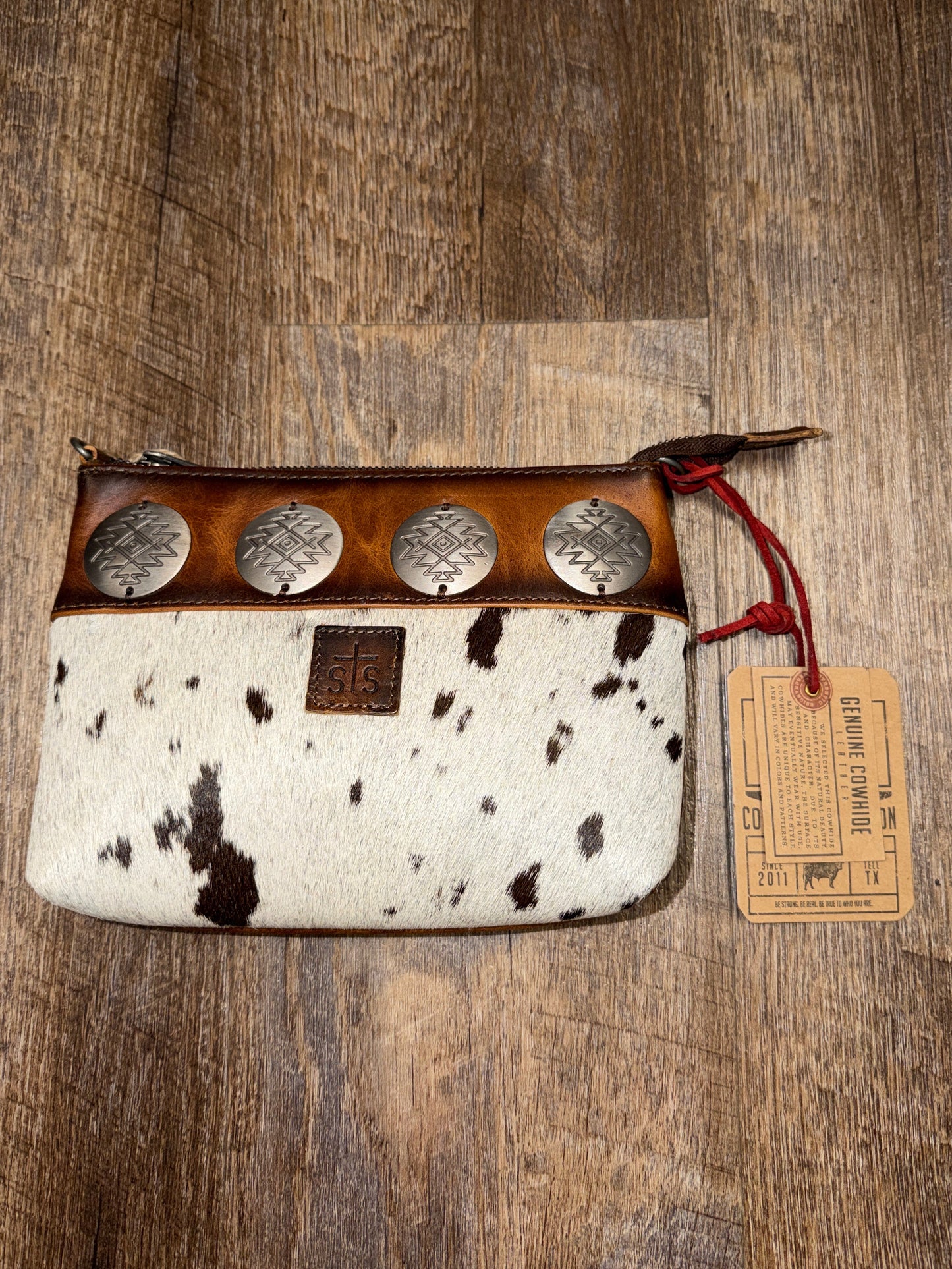 STS34150 STS Vaquero Concho Grace Crossbody Leather & Cowhide