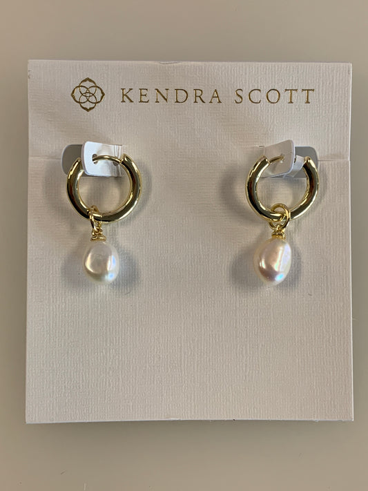 Kendra Scott Willa Gold Pearl Huggie Earrings in Freshwater Cultured Pearl