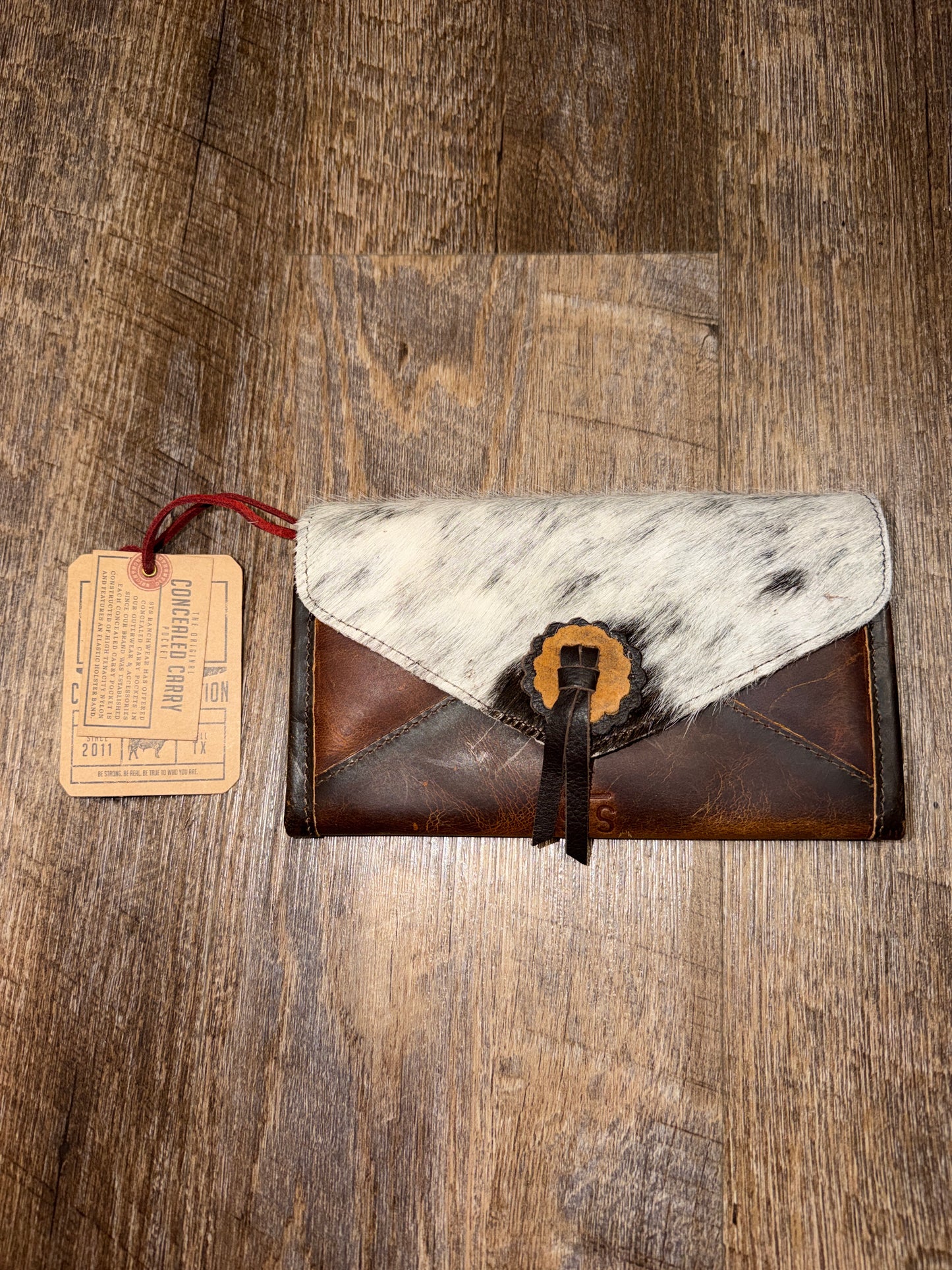 STS64075 STS Guadalupe Cowhide Style Leather Wallet