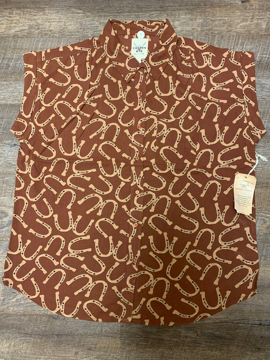 CRW9501 Cotton & Rye Horseshoe Print Button Up Top