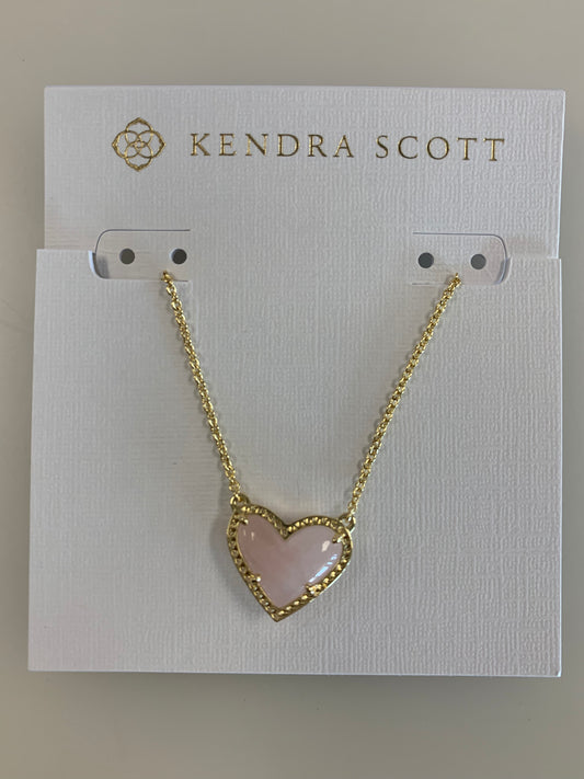 4217717841 Kendra Scott Ari Heart Gold Pendant Necklace in Rose Quartz