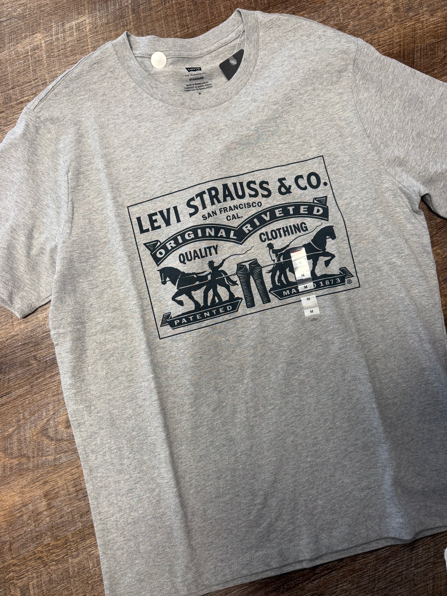 224950047 Levi’s T-Shirt