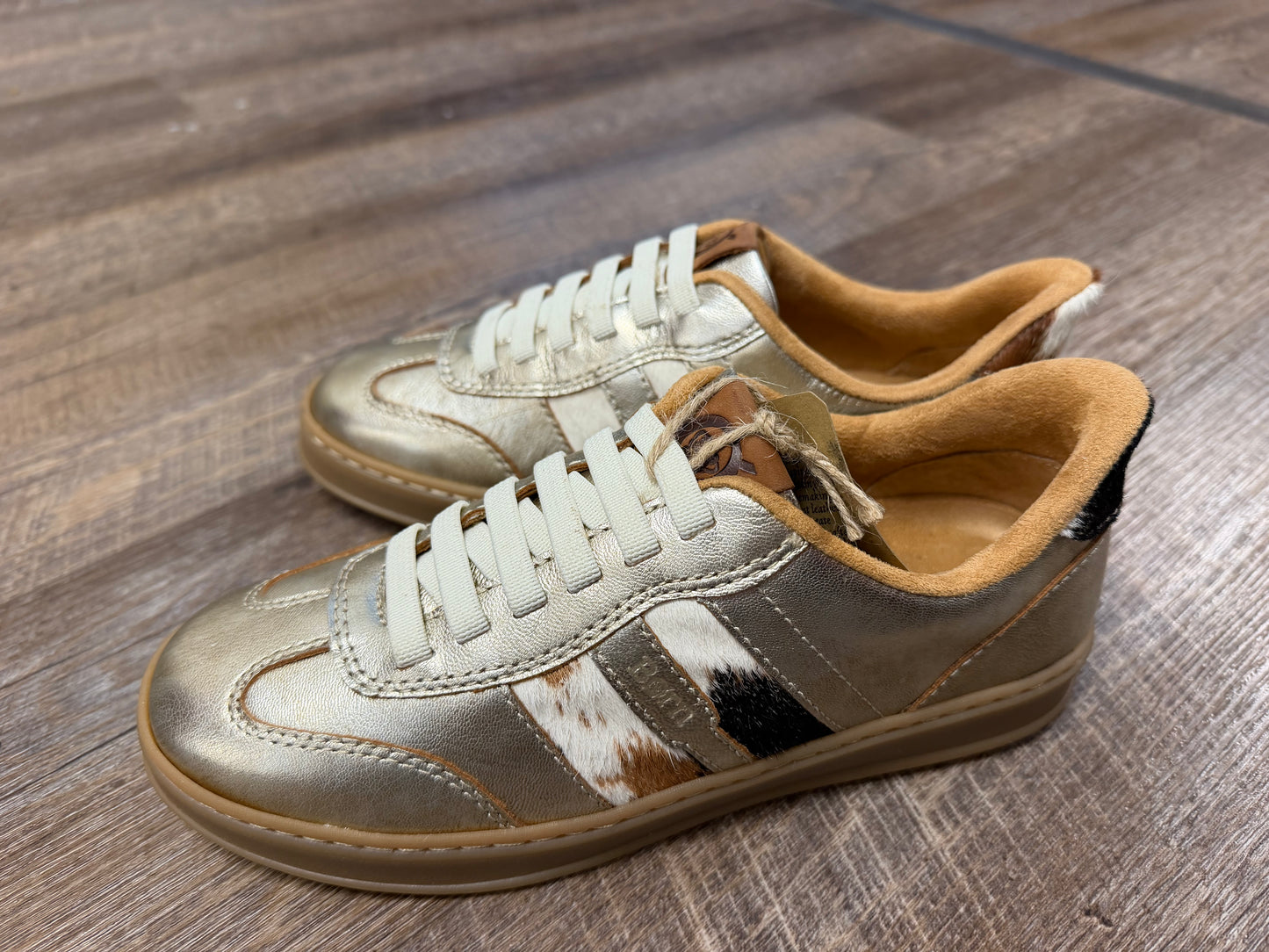 BR0091330 Born Women's Amari Light Gold Slip On Sneaker