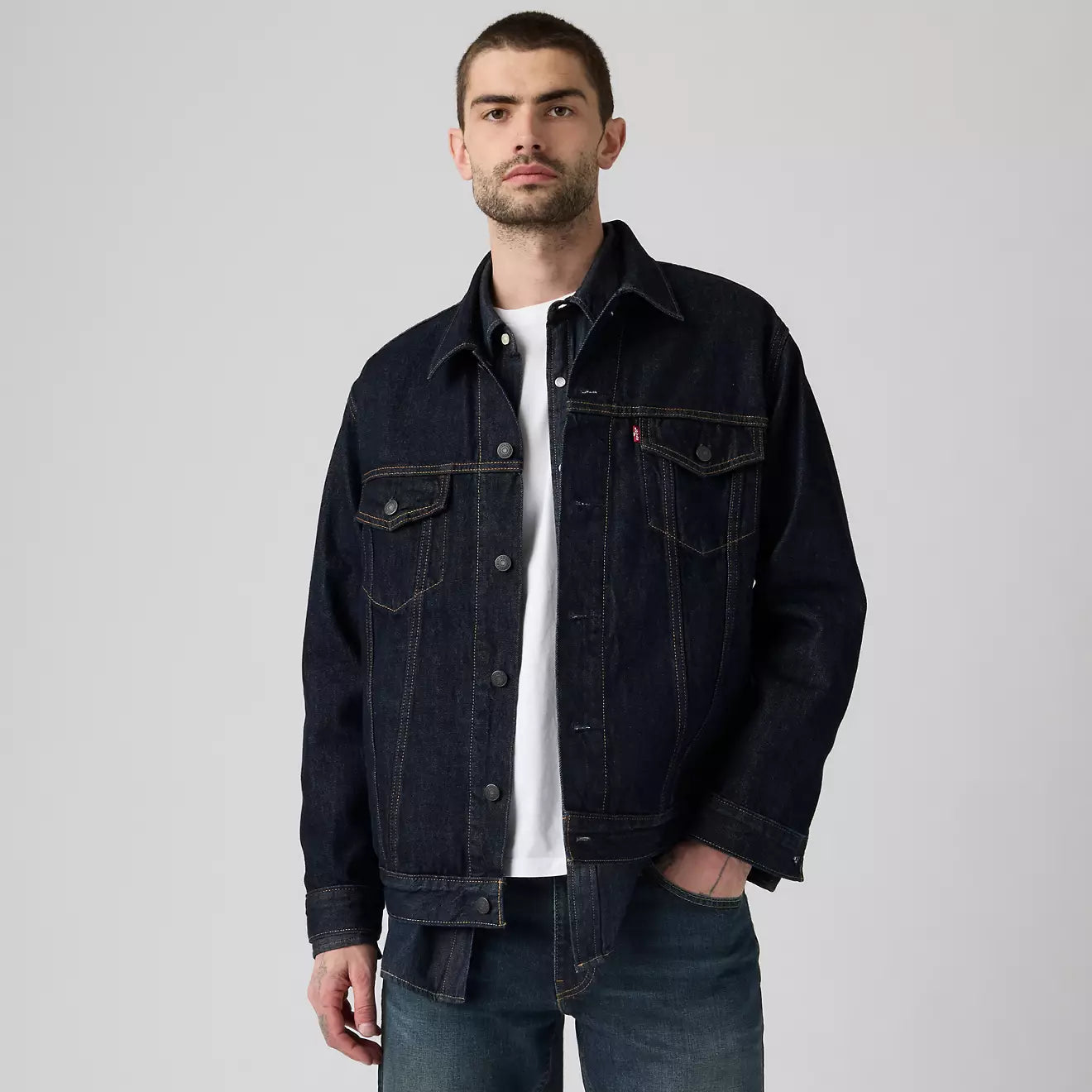 A57820123 Levi's Men's Relaxed Fit Trucker Denim Jacket Rinse It Out - Dark Wash