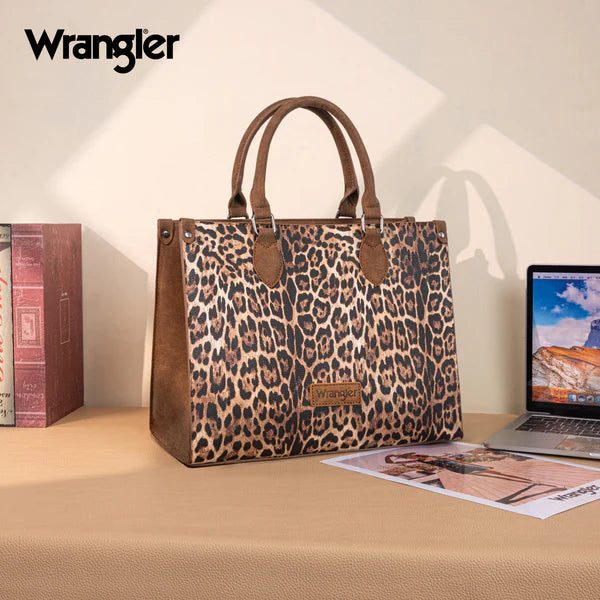 WG296-8625BR Wrangler Purse